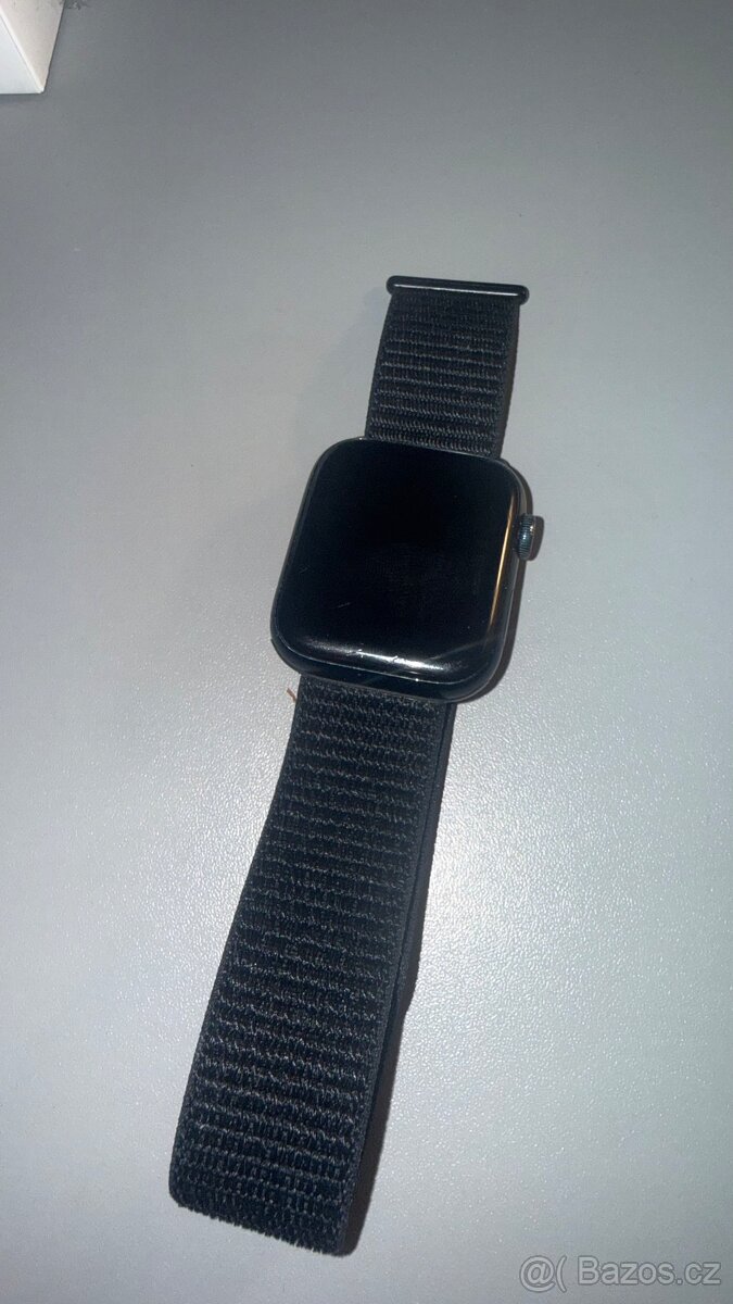 Apple Watch SE + příslušenství - 4