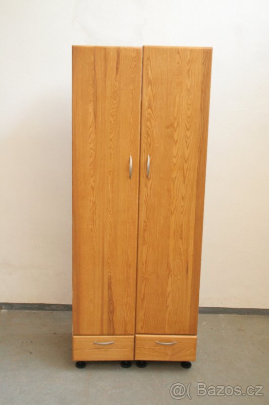Skříň šatní - 4