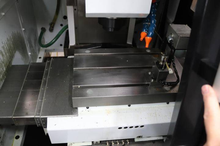 CNC frézovací centrum Mectron MGH 250 (menší Robodrill) - 4