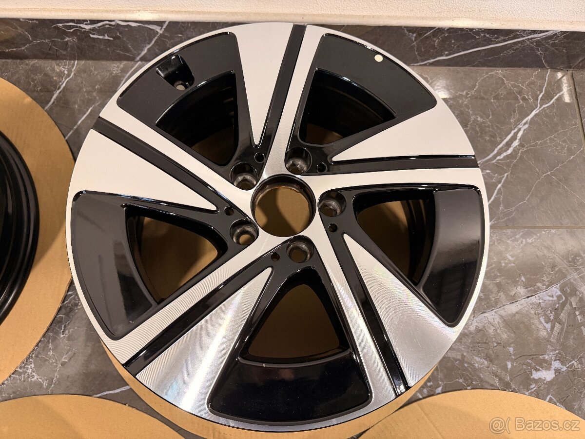 origo ALU KOLA Mercedes V-Klasse W447 A4484011400 r17 - 4