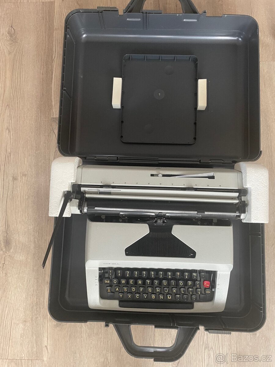 Psací stroj zn consul model 2226 - 4