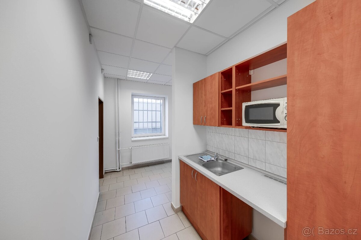 Pronájem kancelářských prostor 90 m² s parkováním - 4