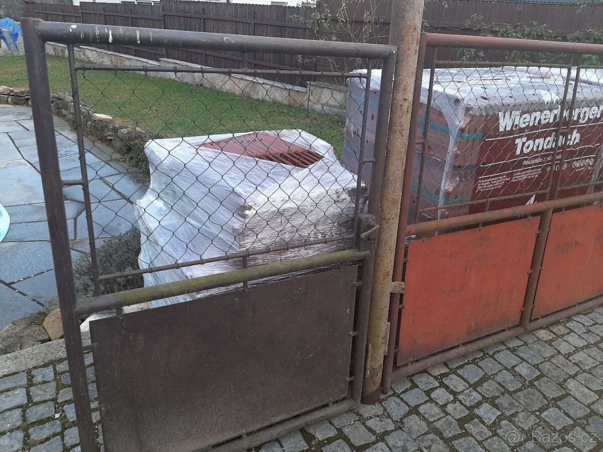 Dvoukřídlá brána (vrata) s přiléhající brankou - 4