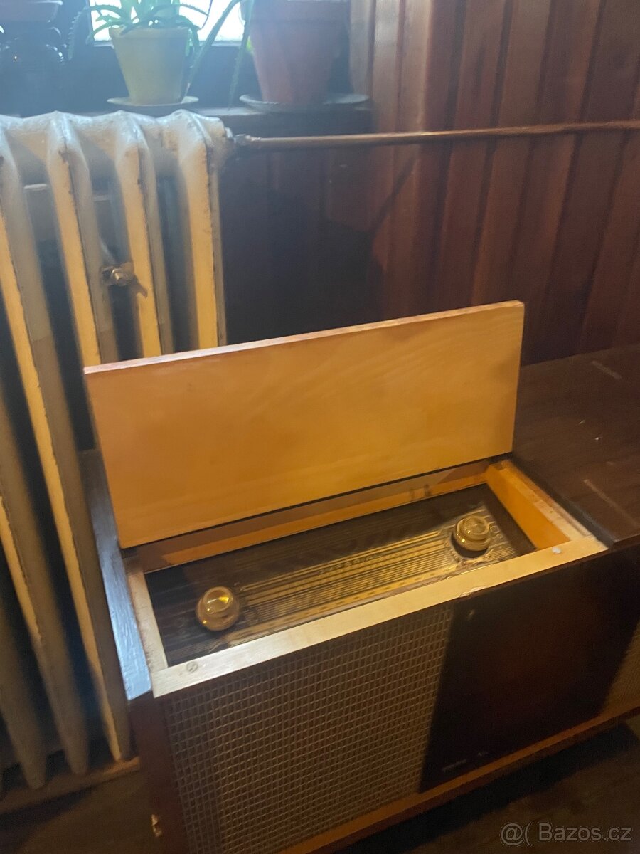 Gramofonová skříň halabala - 4