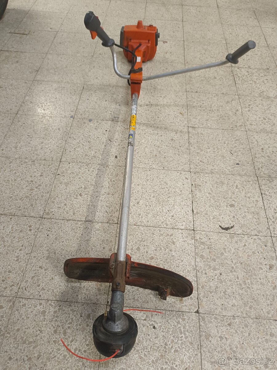 Křovinořez Husqvarna 235R - 4