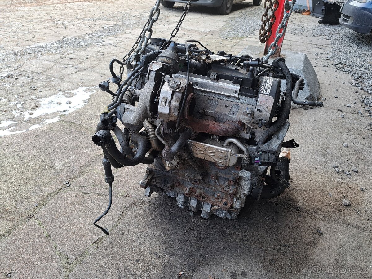 Motor 1.6 tdi 77 kW, CAYC, kompletní - 4