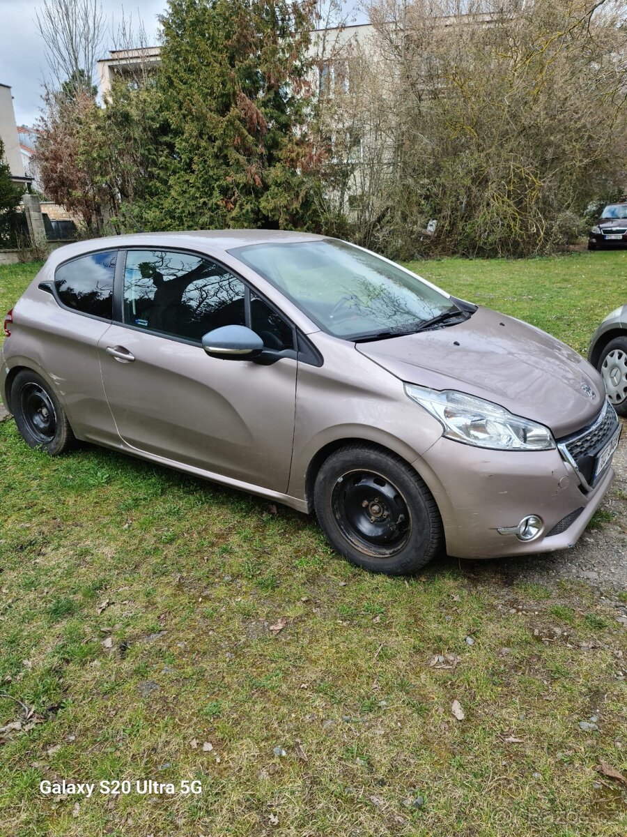 prodej auta Peugeot 208 - 4