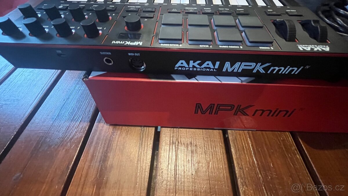 Midi klávesy AKAI MPK mini IV - 4