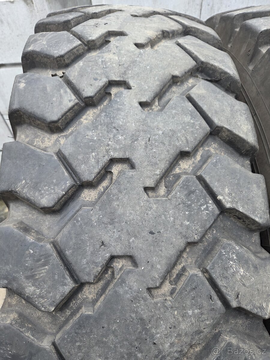 14.00 R20 Continental HCS 166/160 G