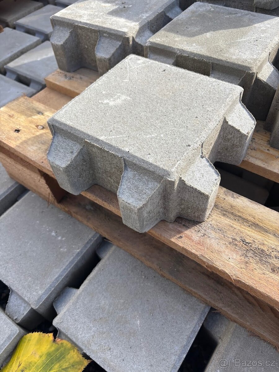 Vegetační dlažba CS beton Quadro - 4