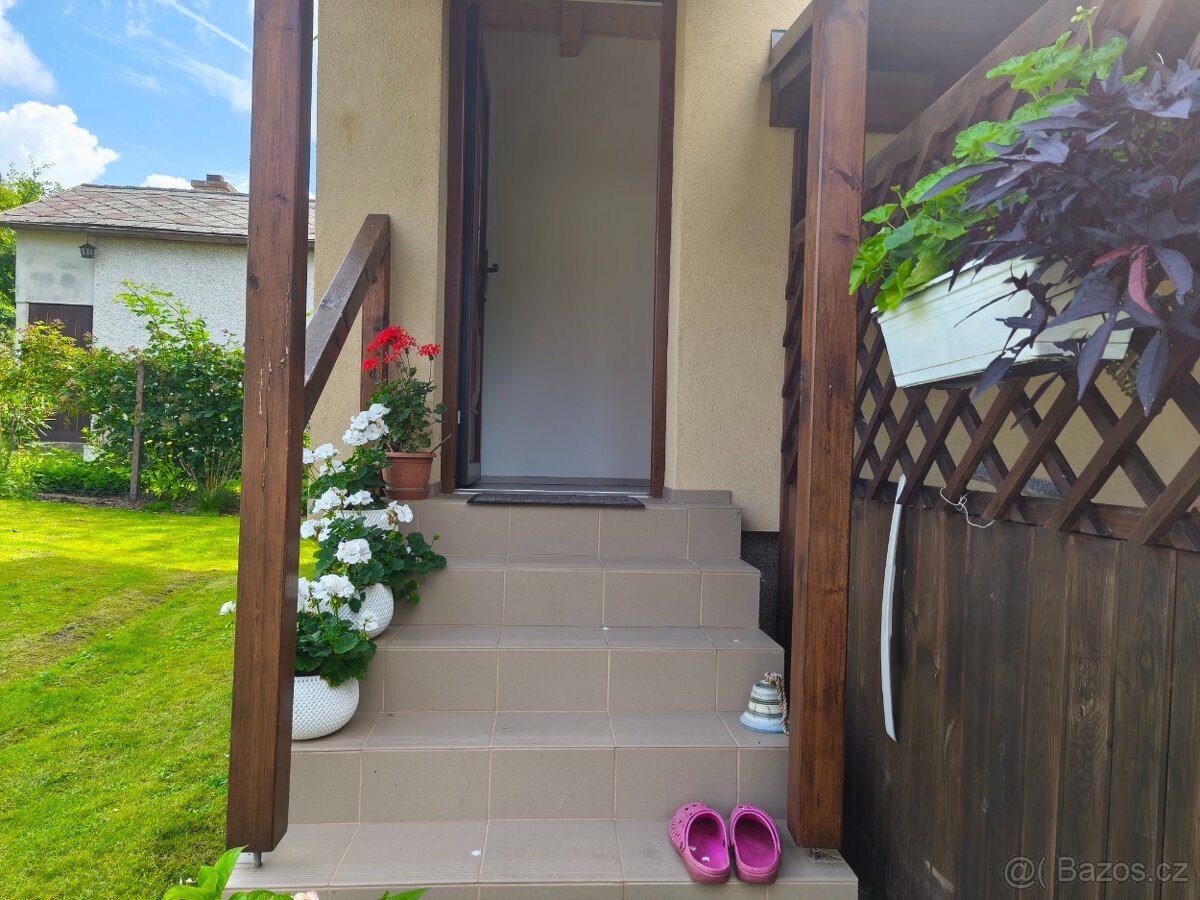 Prodám chatu na Rudolfově cca 3 km od Č.b - 4