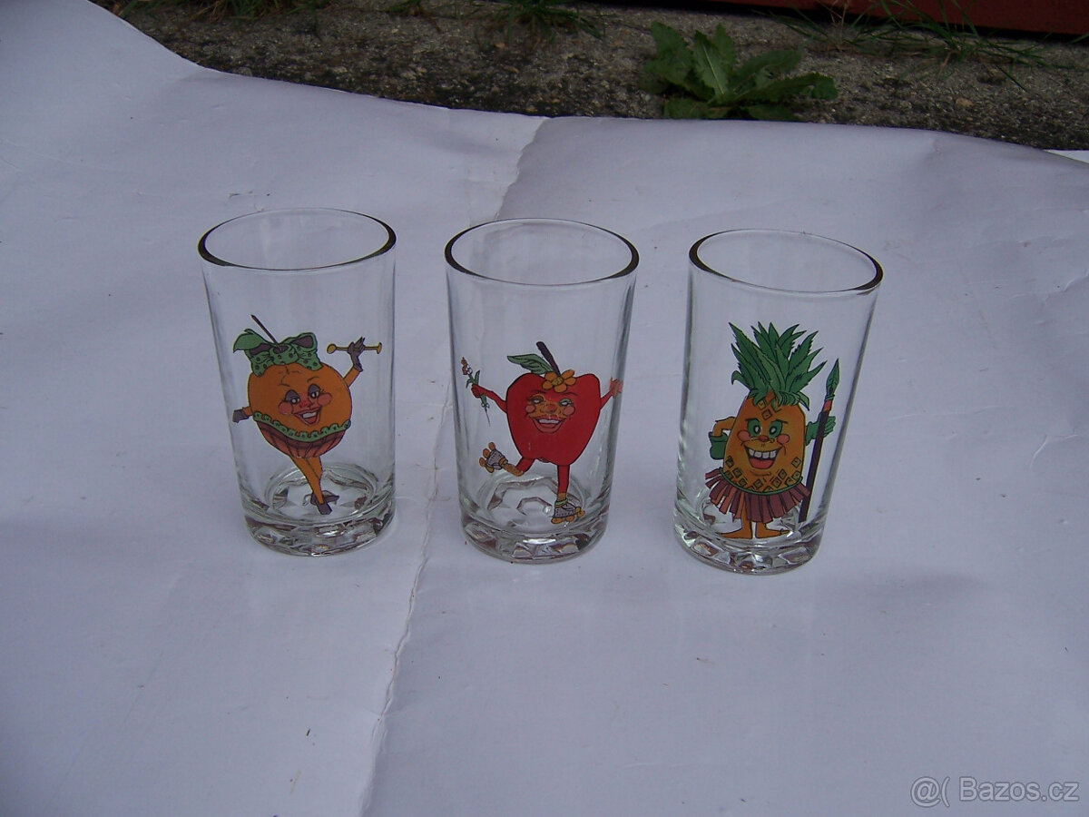 skleničky, hrníčky a skleněné struhadlo - 4