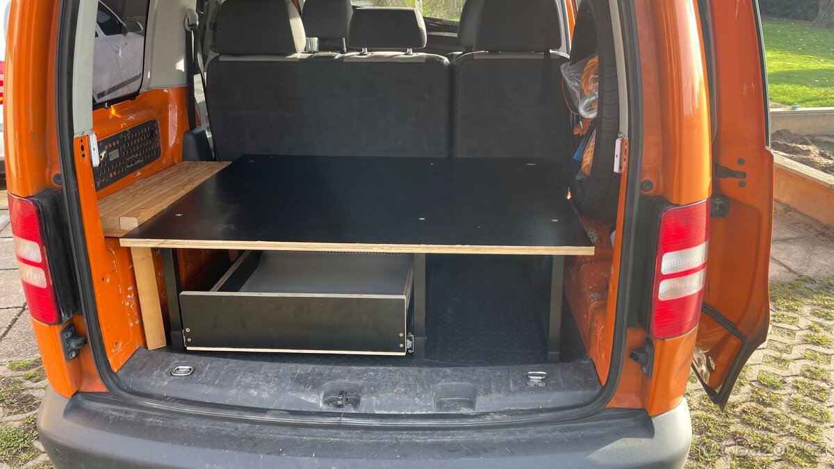 Vestavba VW Caddy - 4