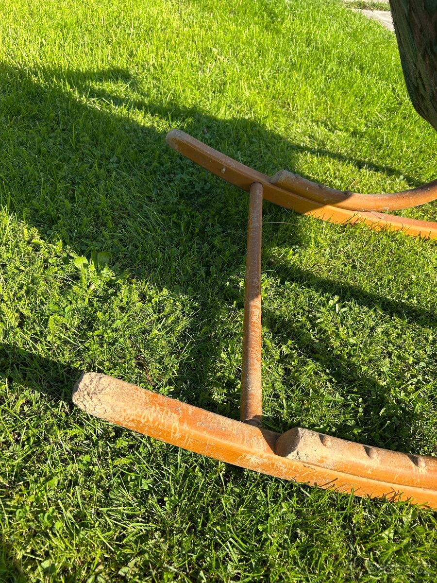 Retro houpací křeslo v nálezovém stavu - 4