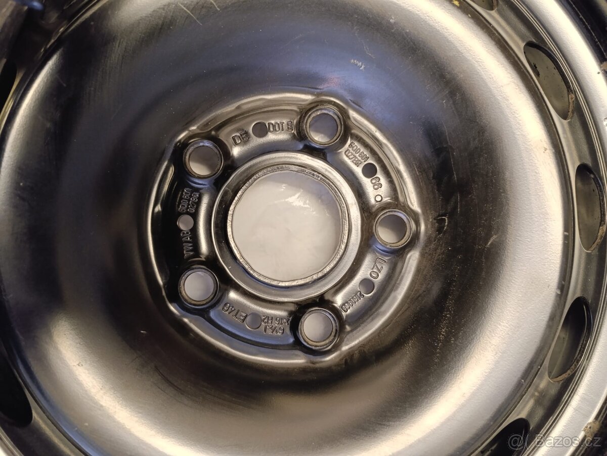 Prodám sadu 4 disků + zimní gumy - 4