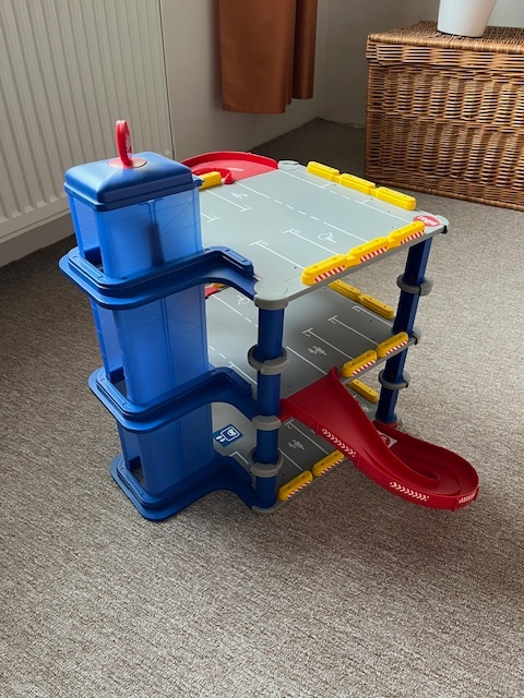 SIKU World-patrové garáže - 4