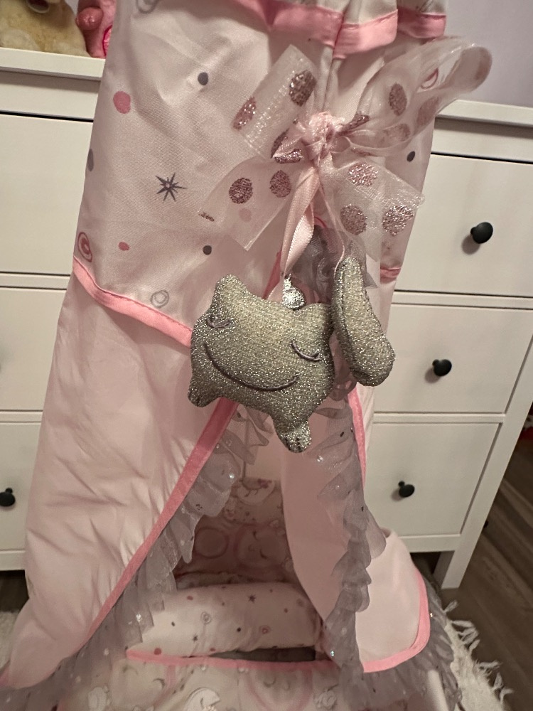 Krásná postýlka s nebesy pro panenky - 4