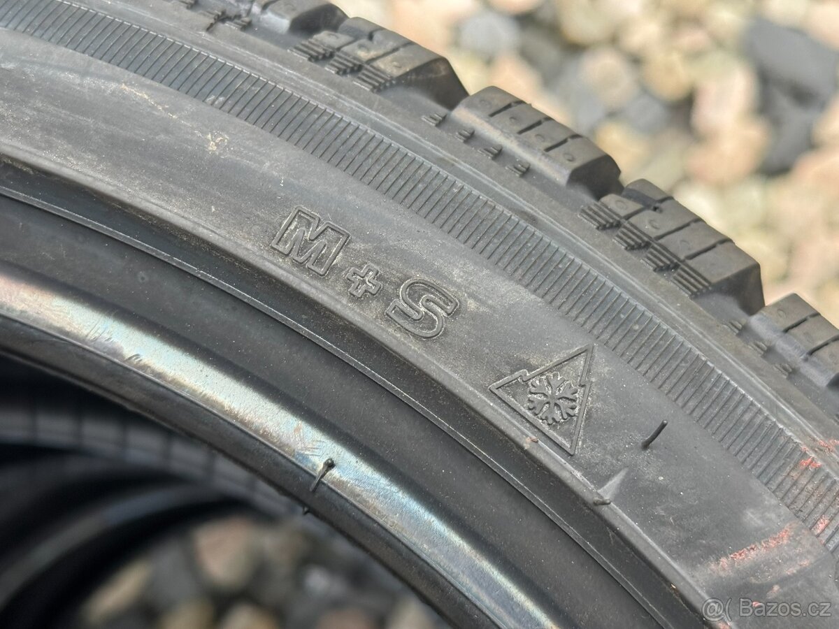 225/40 R18 - 4