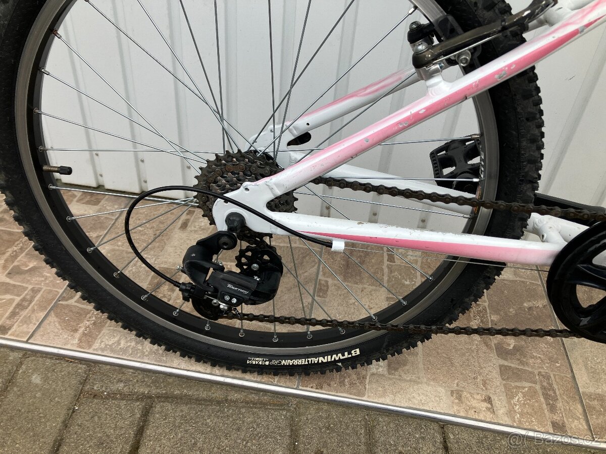 DÍVČÍ KOLO 24 - 4