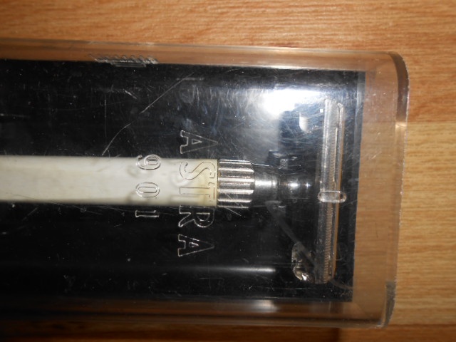 RETRO holicí strojek ASTRA 501+ 901 -zachovalé ,cena celkem - 4