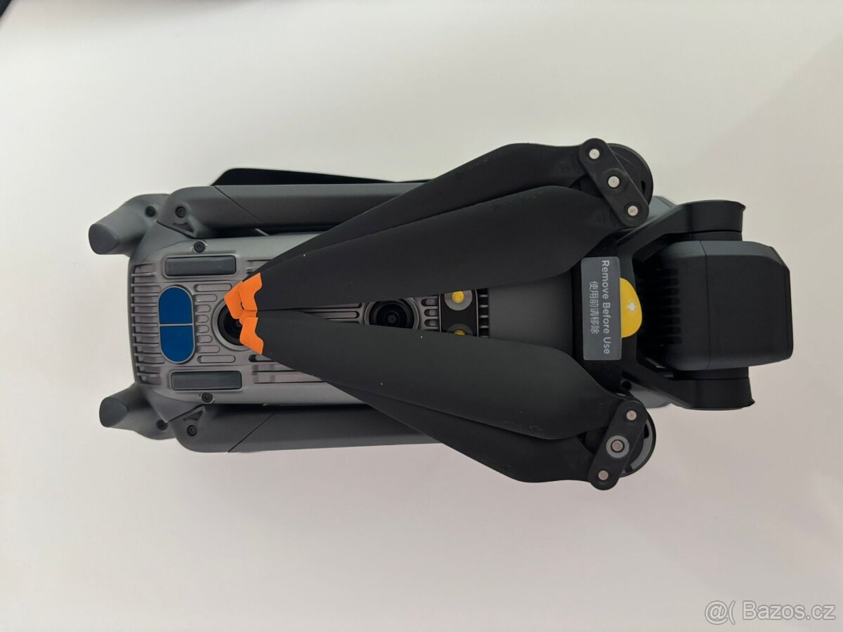 Prodám špičkový dron DJI Mavic 3 Pro Cine Premium Combo. - 4