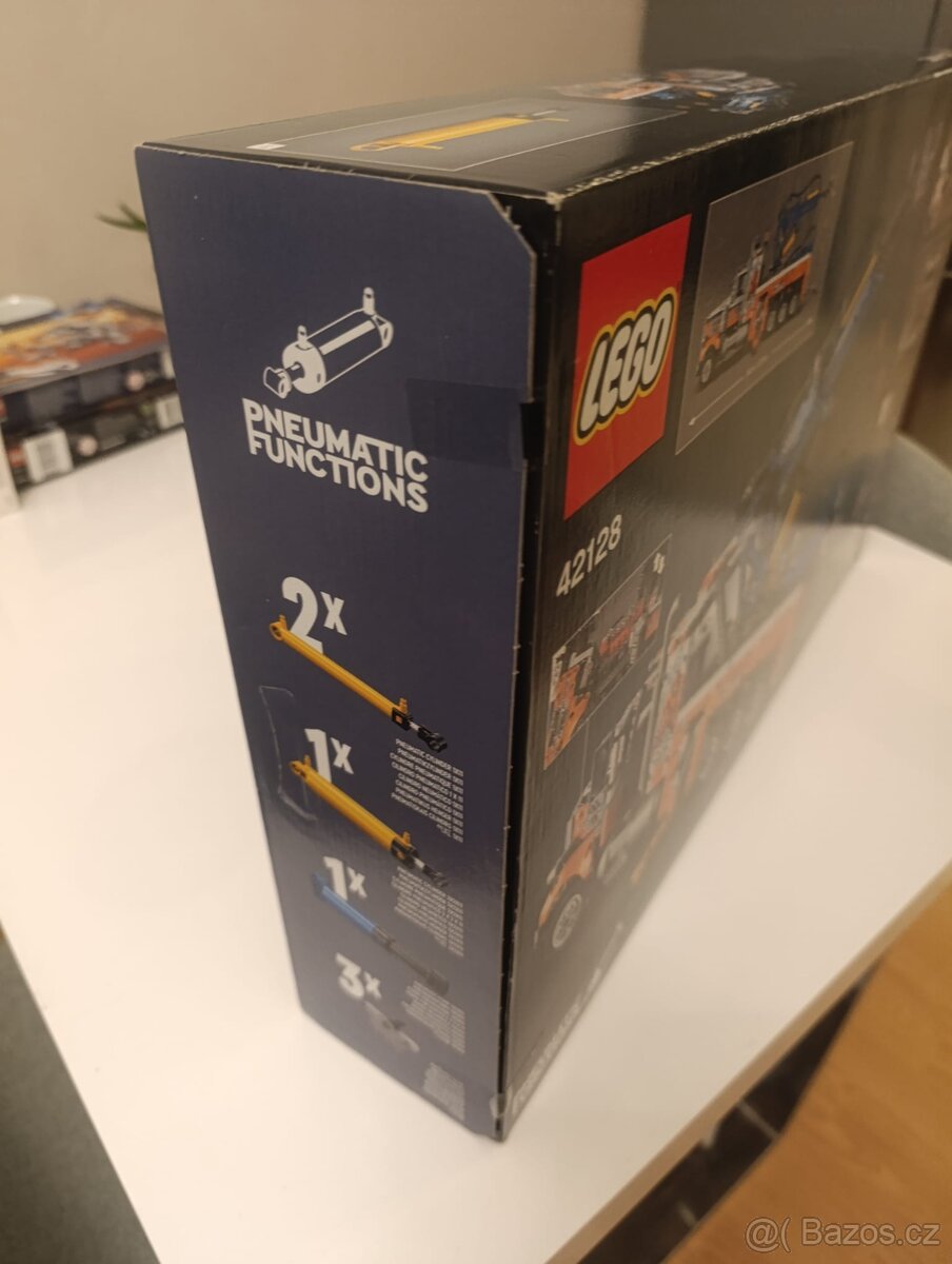 LEGO Technic Heavy-duty Tow Truck 42128-1 - 4