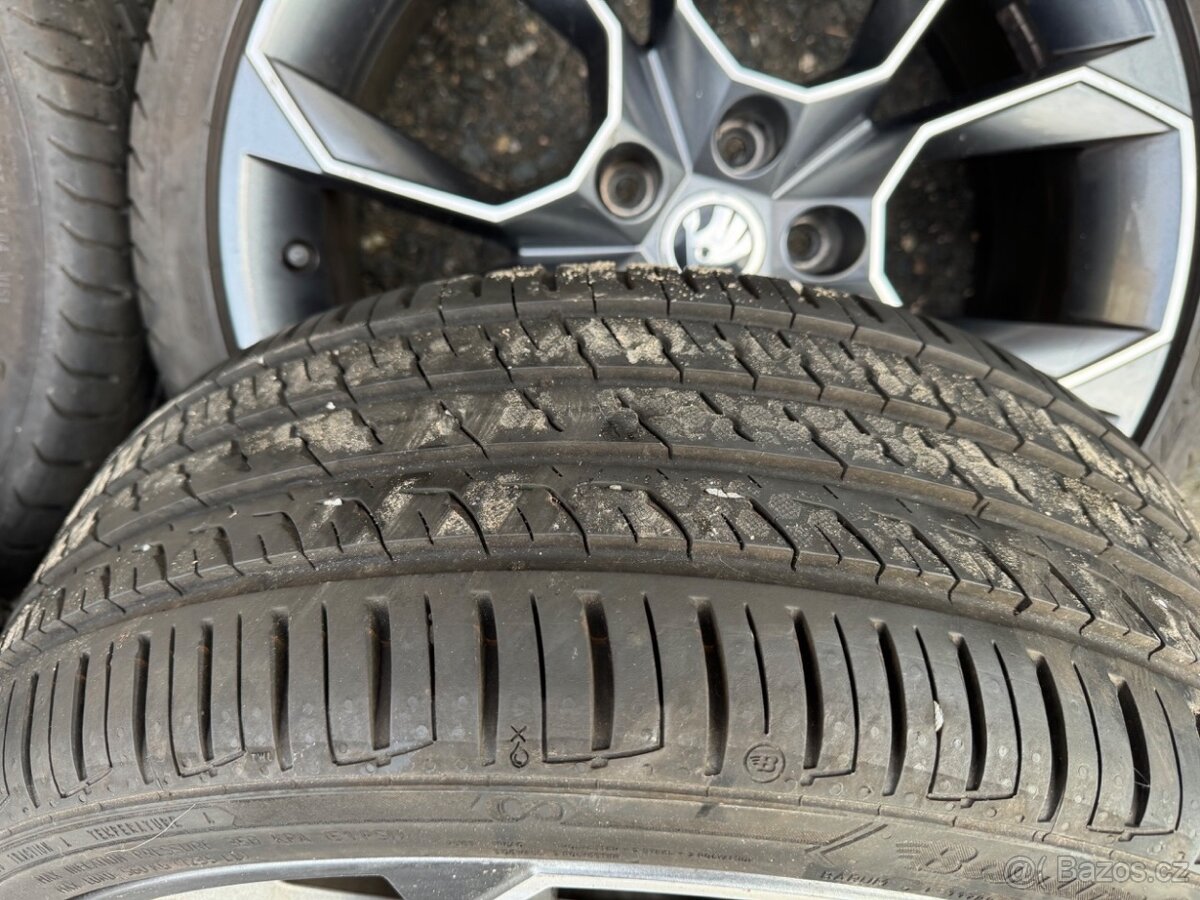 Sada ALU kol Škoda Octavia RS - XTREME R19" s letními pneu - 4