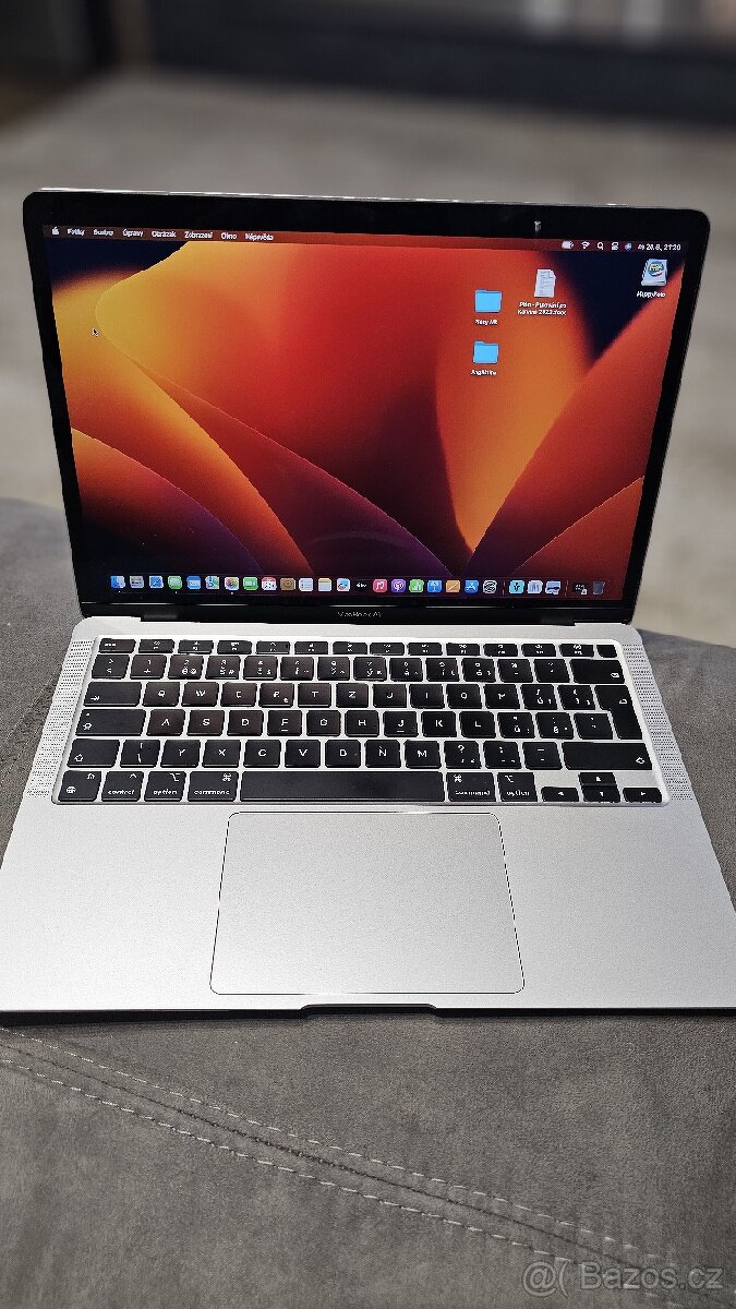 MacBook Air 13", čip M1h s 8jádrovým proc., Retina Displej - 4