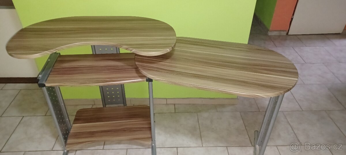 Počítačový stůl - 4