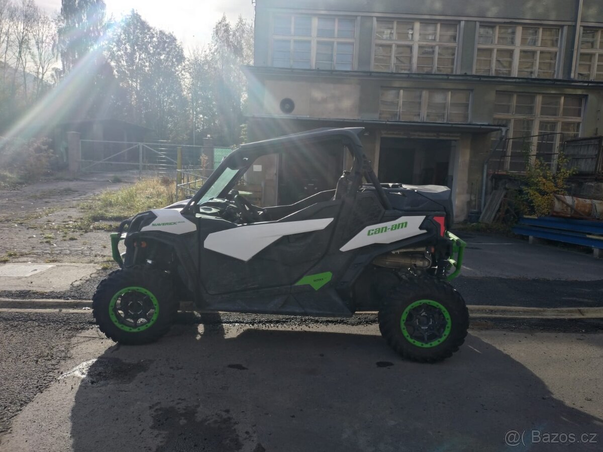Can-Am Maverick Trail 1000 DPS + pásy Camoplast Tatou 4S - 4