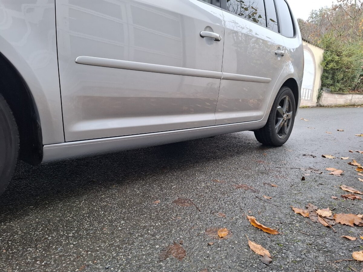 VW TOURAN 1.6 TDI 7MIST - 4