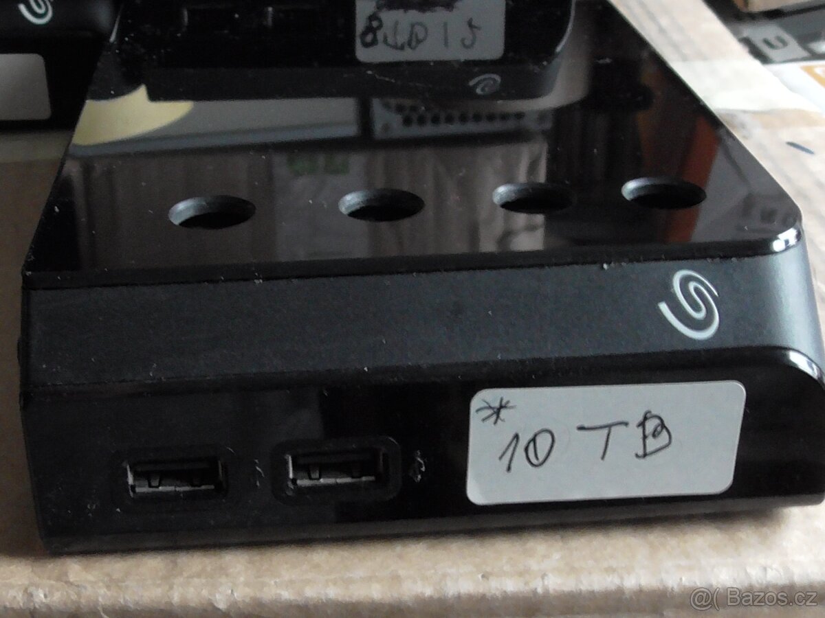 Externi Seagate Backup+ Hub BK Mix 4 kusu(8,10,12) - 4