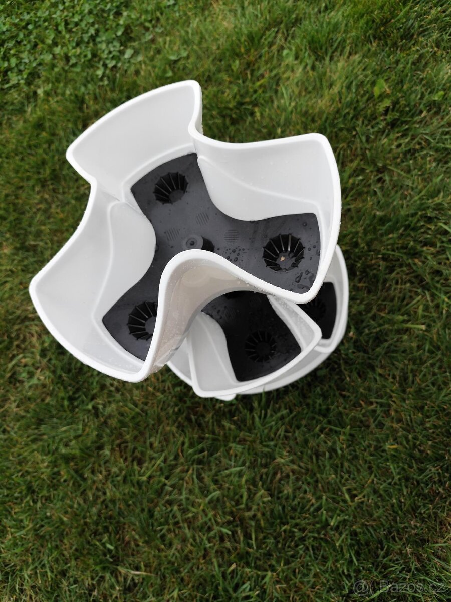 KVĚTINÁČ KASKÁDOVÝ 3 kusy NOVÝ - 4