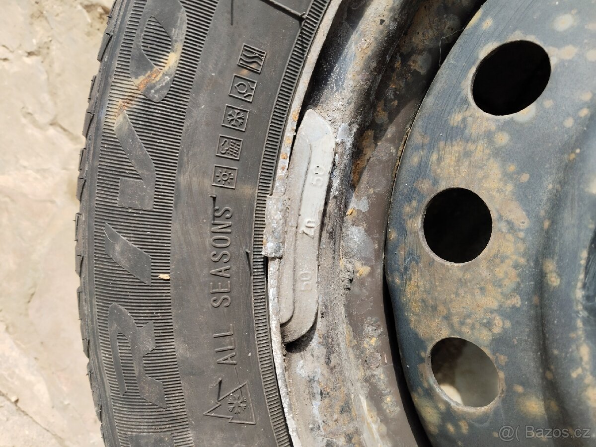 Sada 4ks celoročnich pneu s disky R14 - 4
