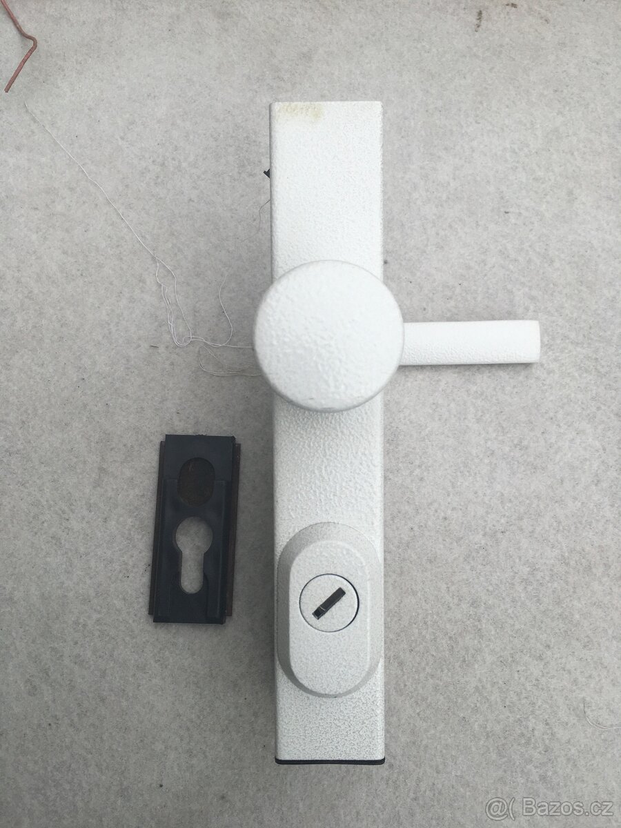 Dveřní kováni-bezpečnostní - 4