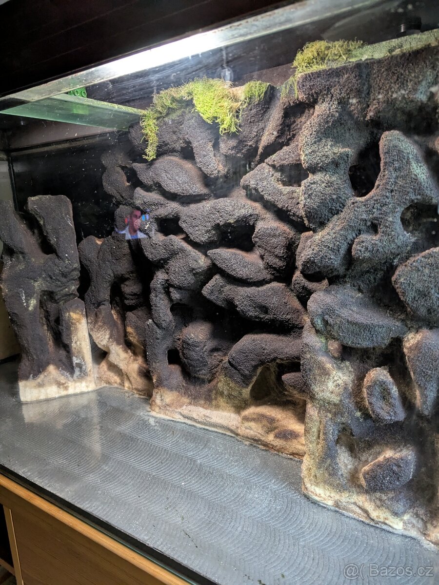 Prodám velké terárium 130 x 45 x 65 - 4