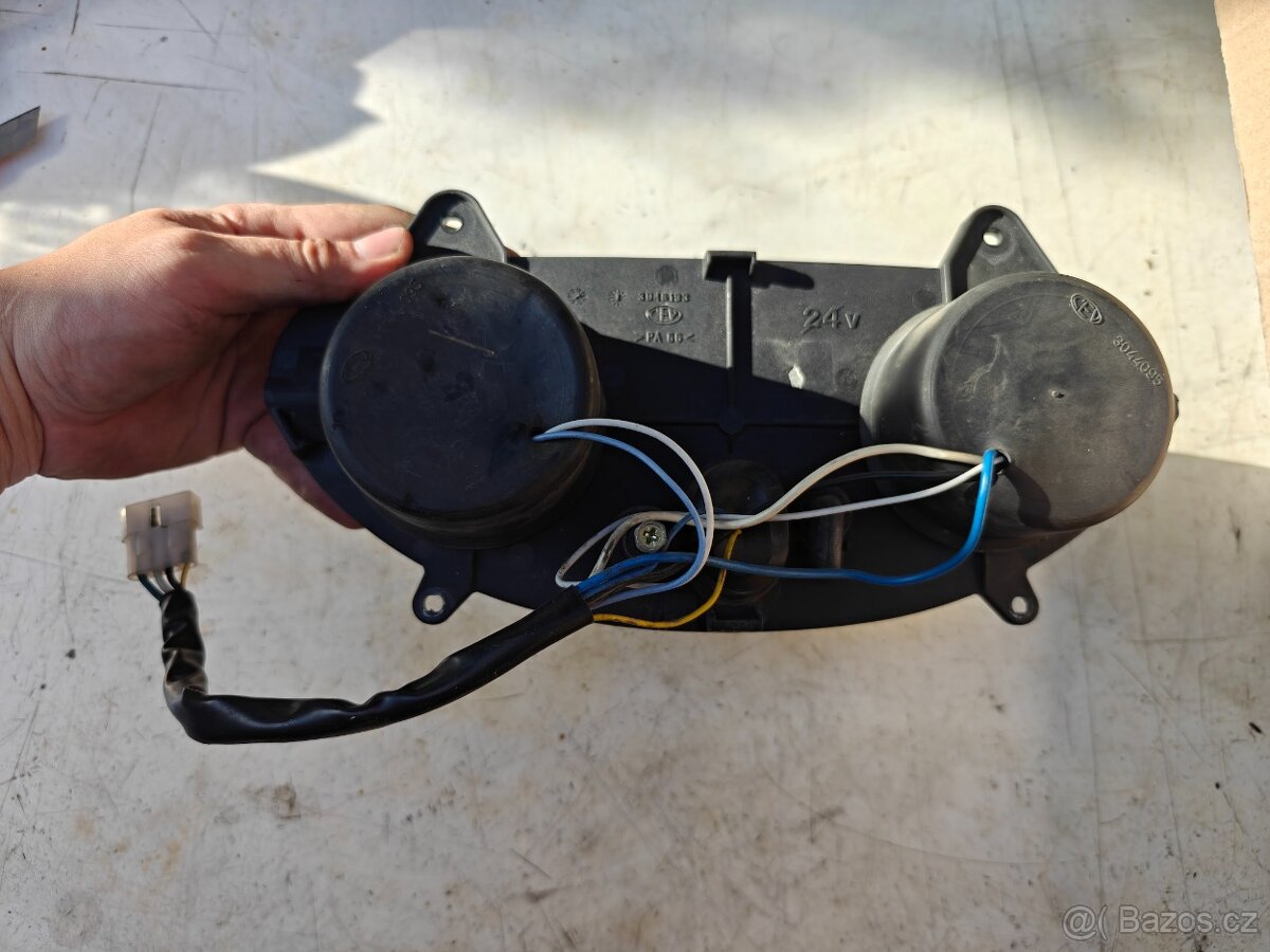 Aprilia Pegaso 650 - světlo - tachometr - lešení - zrcátka - 4