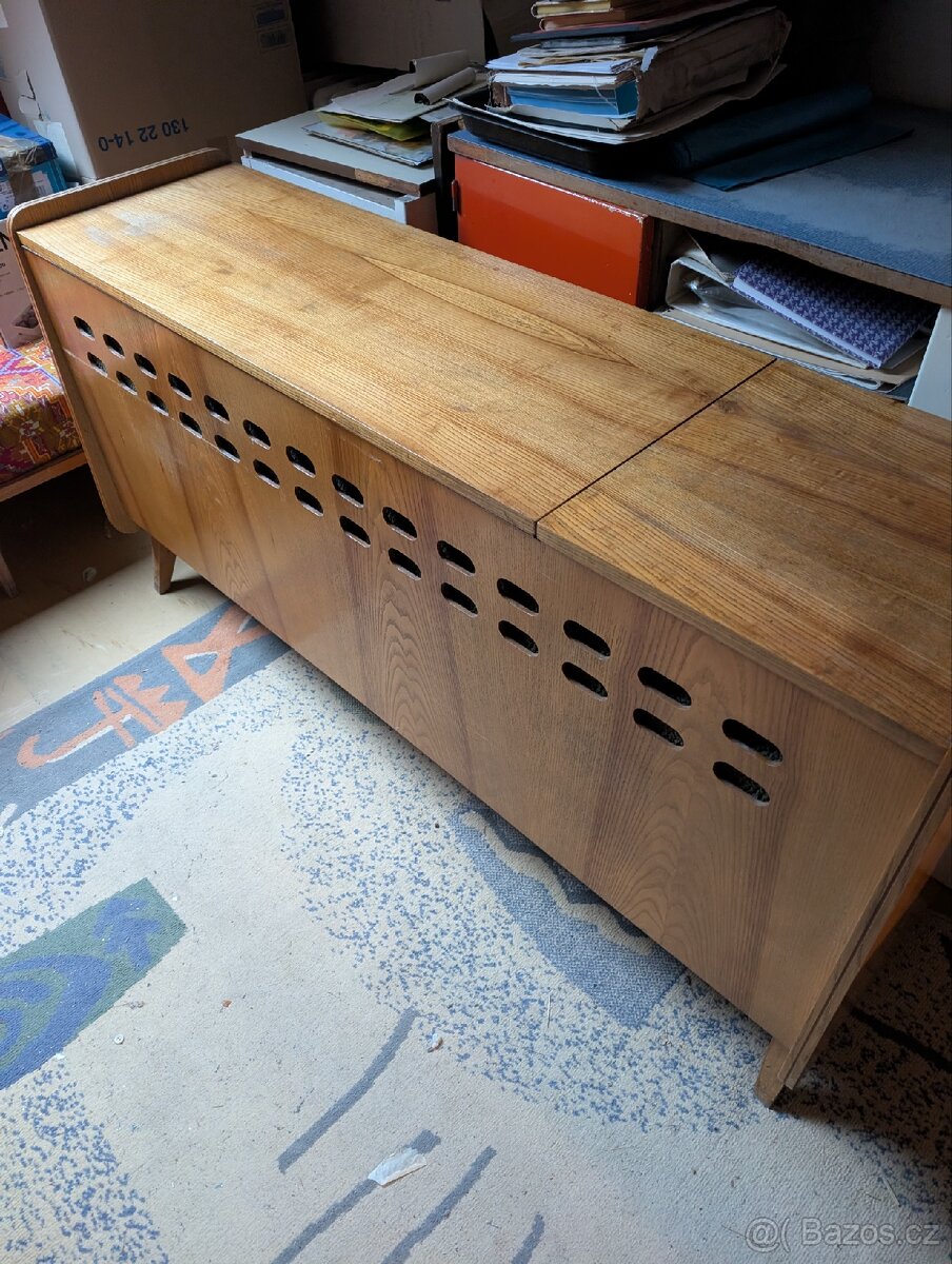 Starý nábytek. - 4