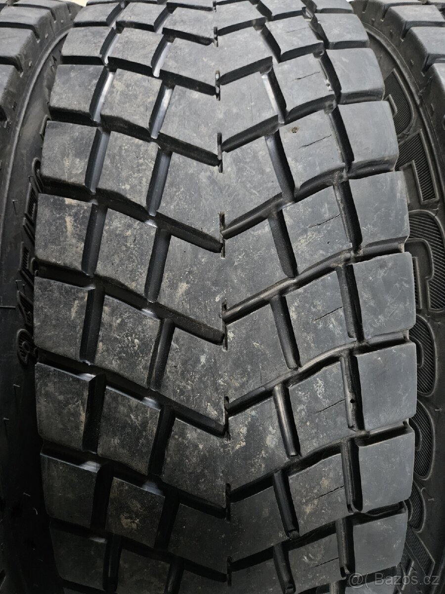Nákladní pneu 315/80R22,5 záběrové - 4