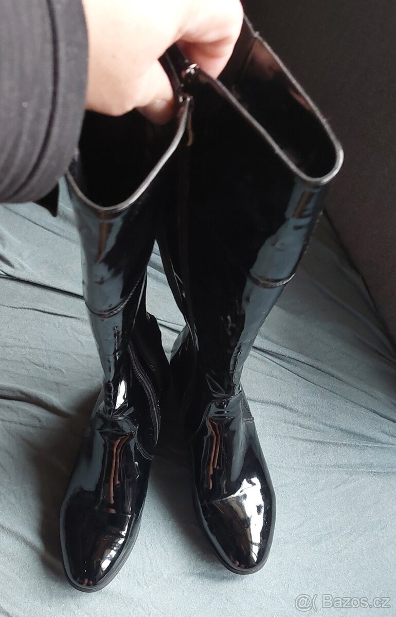 Dámské černé kozačky značky MIGATO - 4