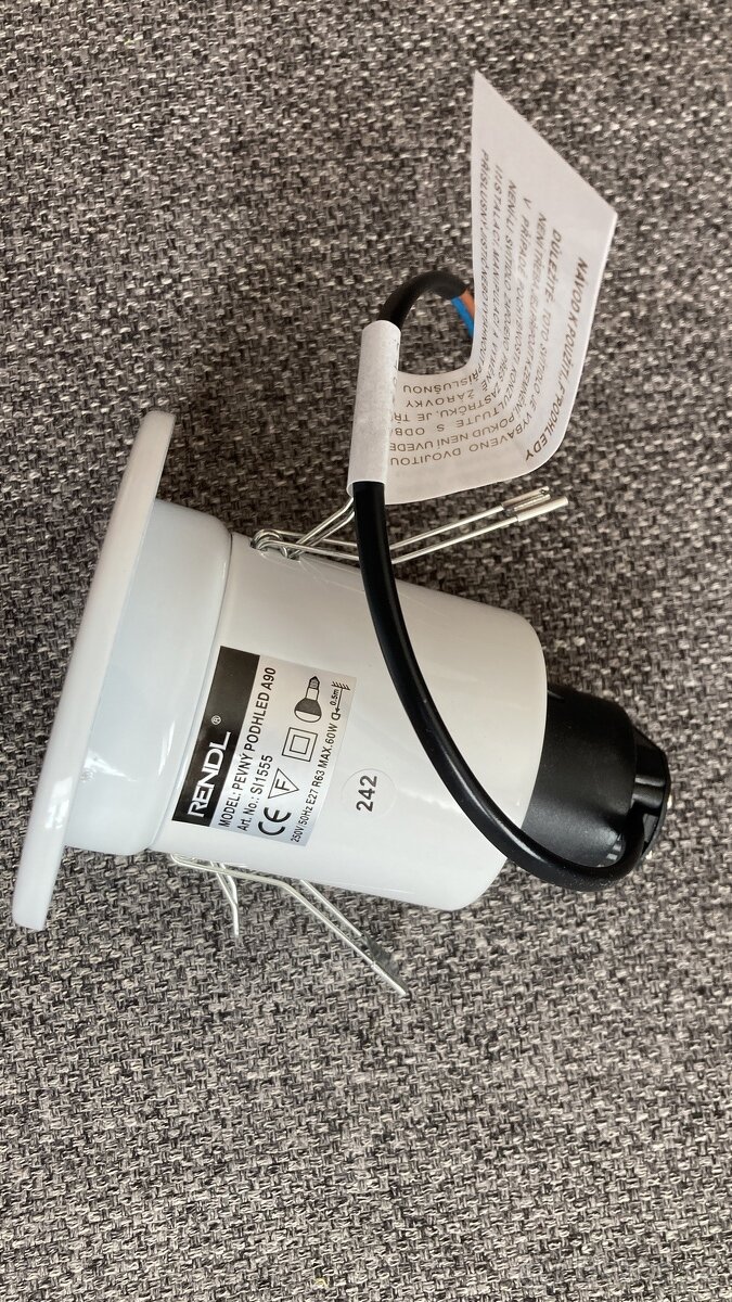 Prodám 3 podhledová světla na závit E27 - 4