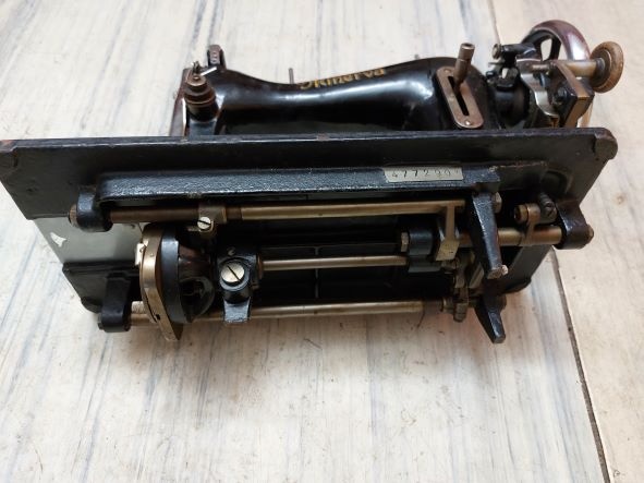 Prodám šicí stroj - 4