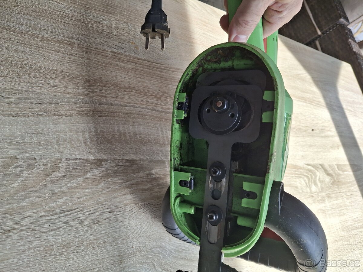 Elektrické nůžky na živý plot - 4