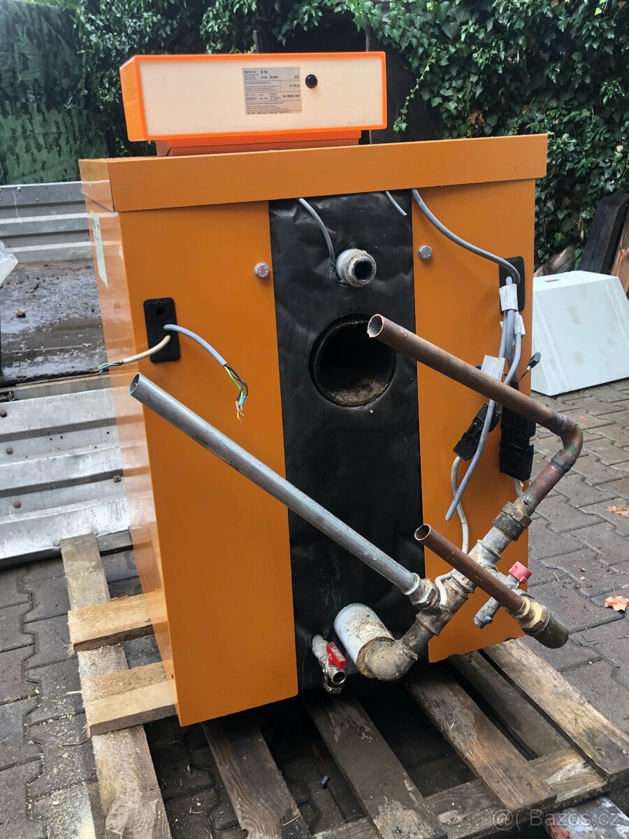 Prodám litinový kotel na olej 15-22 Kw - 4