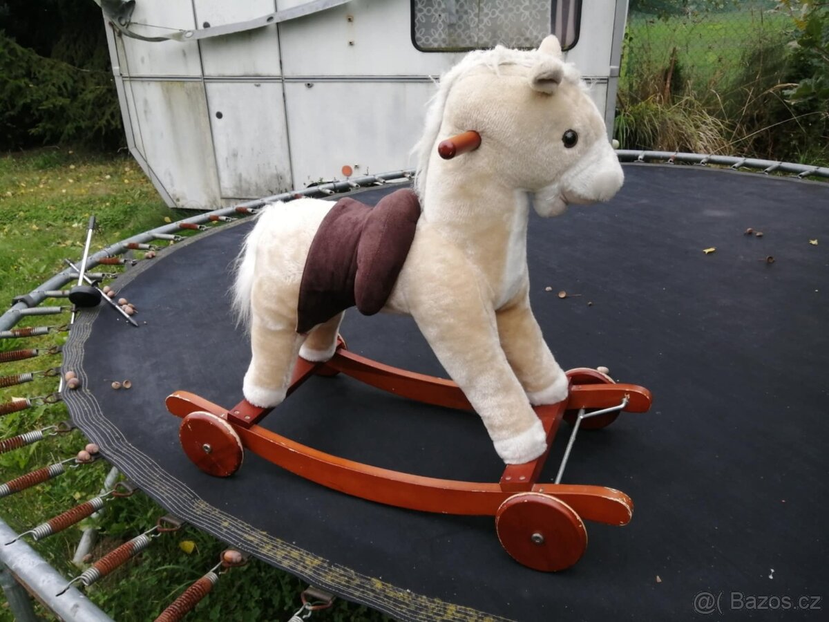 Houpací a jezdící kun - 4