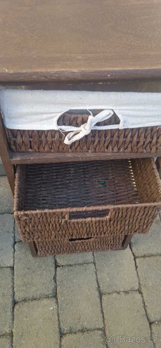 Regál se 4 proutěnými košíky - 4