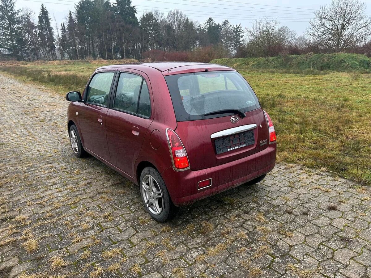 DAIHATSU TREVIS 1,0i MOMO - 4