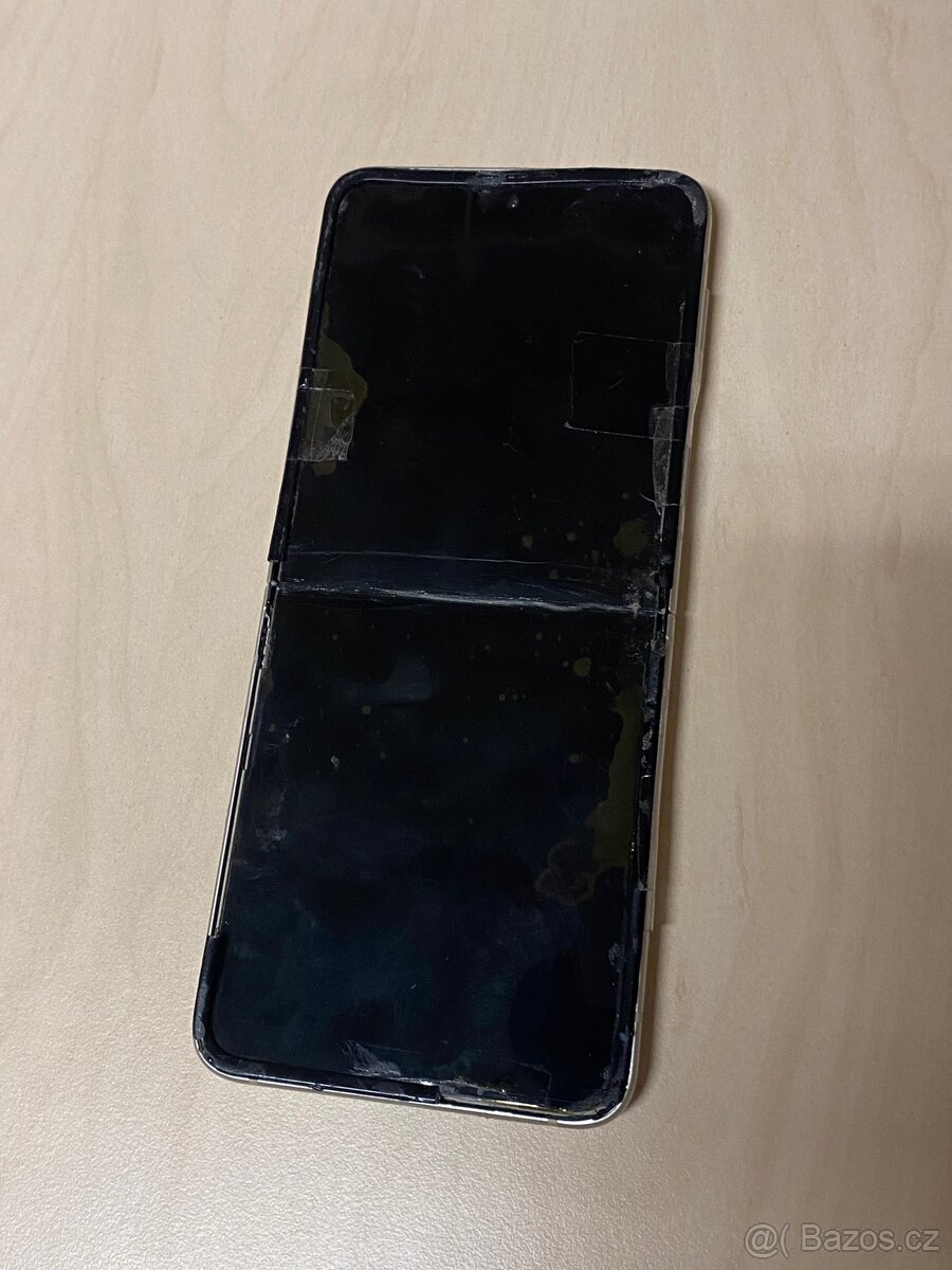 Samsung Galaxy Z Flip 3 - 4