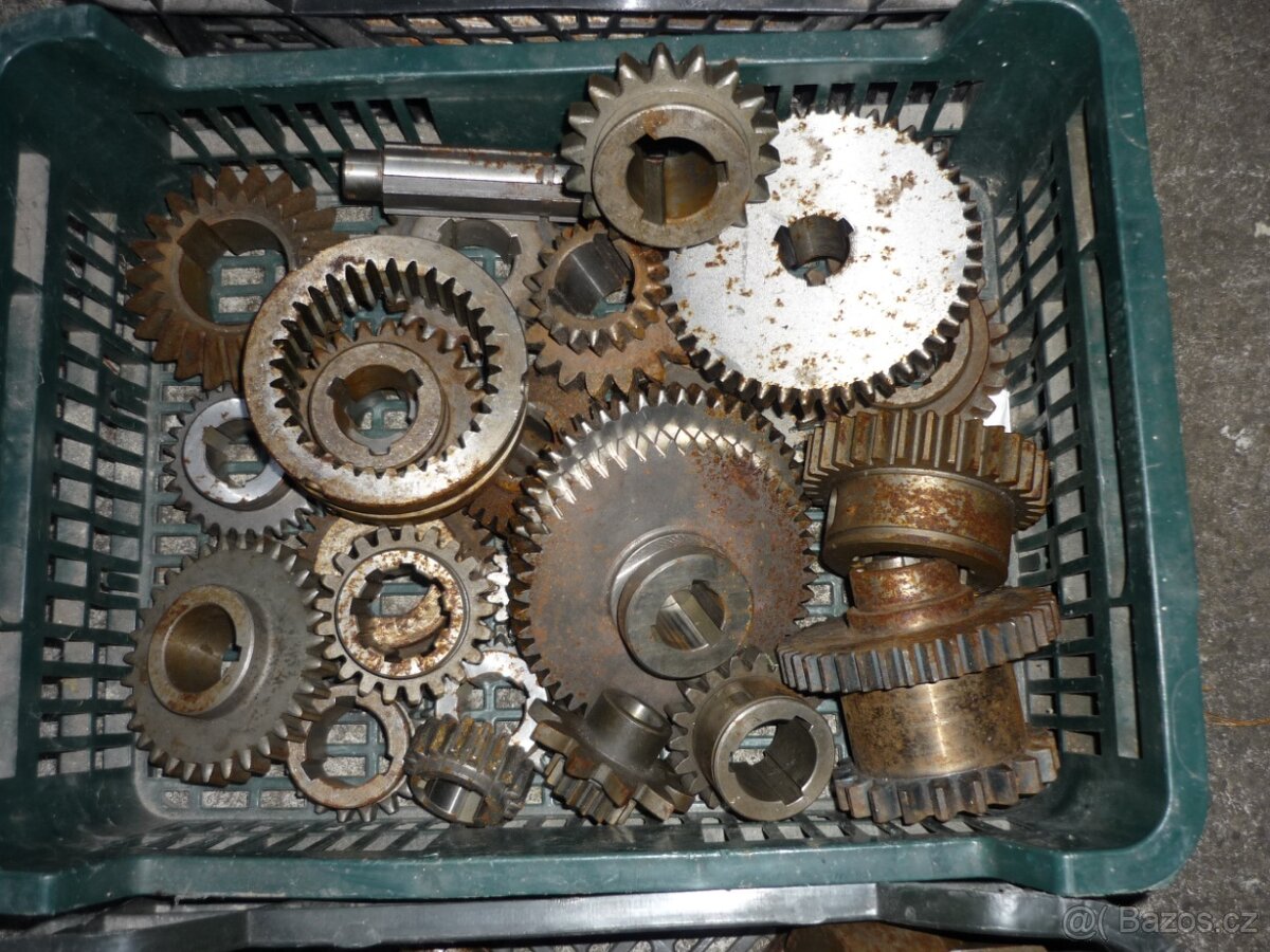 díly na soustruhy SU50 a SV18 - 4