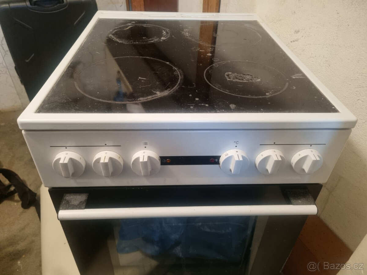 Elektrický sporák MORA - 4